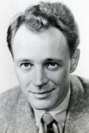 Lee Settle's Instagram, Twitter & Facebook