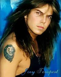 This song was based on a keyboard riff joey tempest written as early as 1981, borrowed from keyboardist mic michaeli. The Final Countdown Bandas De Rock Celebridades Musica