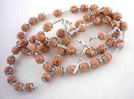Rosary beads have been made from roses and other organic materials for centuries. I L L I N O I S R O S A R Y M A D E F R O M F U N E R A L F L O W E R S Zonealarm Results