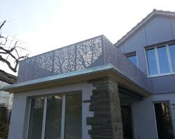 Harmonische Balkongestaltung Brustung Balkon Fassade