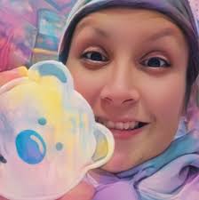 ISO vintage and/or Michigan themed shirts. Not college or high school  specific, just the state! I'm hosting a bachelorette party in September in  Holland and I'm wanting to gift the group unique