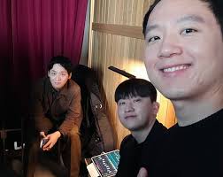 노트북의 수상한 덜덜 소리에 백업하다 찾은 영상 세기말에도 없을법한 화질이지만 놀랍게도 2013... 왼쪽에 개미만한 연주자들이 열심히  라이브로 연주를... 5. Dec. 2013, 'Théâtre Paris-Villette', Paris Gallo Ciego from  the show 'm¡longa' Fernando Marzan |