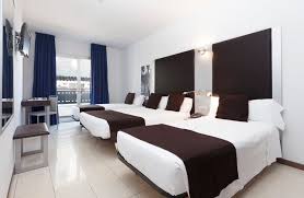 Um ihnen als kunde die wahl des richtigen produkts wenigstens ein flecken klein wenig leichter zu machen. Vierbettzimmer Mit Balkon Hotel Urh Excelsior Lloret De Mar Gerona