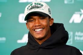 Hugh Hunter's Instagram, Twitter & Facebook