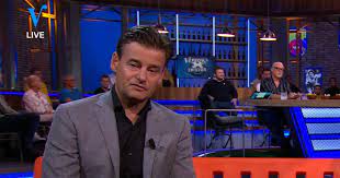 Veronica outside(@veronicaoutside_), eredivisie comedy(@eredivisiecomedy), veronica outside(@veronicaoutside_), sennthemen(@fifa_goatt), inside.memes(@inside.memes). 859avfvkzqyhjm