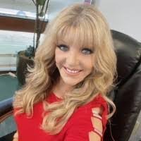 Penny Powers's Instagram, Twitter & Facebook