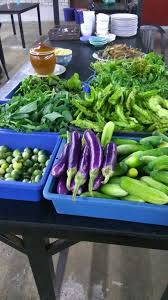 Makanannya sangat menarik dan berbeza daripada kedai burger lain kerana daging yang digunakannya lain dari yang lain. Kedai Ikan Bakar Juara Kubang Kerian Kelantan Carigold Forum