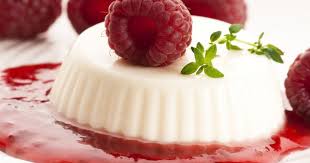 Recette Panna Cotta Au Chocolat Blanc Et Son Coulis De Framboises Au Basilic En Video