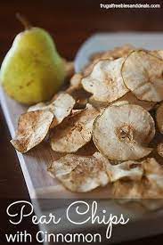 Want A Light Snack Or Dessert These Pear Chips With Cinnamon Are Super Yummy And Easy To Make Healthy Snacks Healthy Snack Alternatives Fruit Recipes