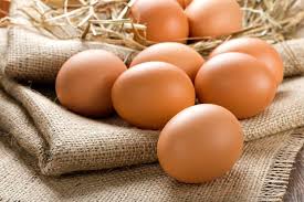 Sementara itu, kekurangan lutein dapat menyebabkan kerusakan pada jaringan mata dan penglihatan secara satu telur ayam mengandung 7.0 mcg vitamin b9. 7 Manfaat Makan Telur Bagi Kesehatan
