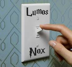 Amazing Light Switch For Potterheads 3 3 3 Goruntuler Ile Harry Potter Alintilari Hogwarts Fikirler