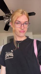 Im experimenting w new makeup looks😅😭