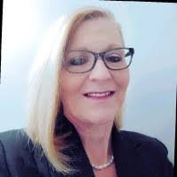 Julie Spano's Instagram, Twitter & Facebook