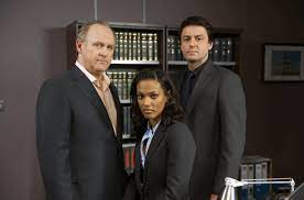 Matt devlin takes it badly when his old friend and fellow cop,pete garvey is found dead,an apparent suicide. All Things Law And Order Law Order Uk Cast The Wrong Man Episode Photos