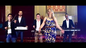 Pasionată de mică de muzica și dansul popular, solista a avut ca punct de pornire în carieră, concursul floarea din grădină, când, la numai 18 ani, a cucerit trofeul. Te Iubesc Sotul Meu By Oxana Moscaliuc