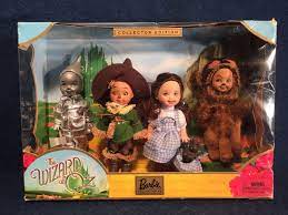 Objet neuf et intact, n'ayant jamais servi, non ouvert. 3 Sets Mattel Kelly Dolls Friends Of The World Wizard Of Oz Nostalgic Favorites Ebay Nostalgic Toys Barbie Family Barbie Doll Accessories
