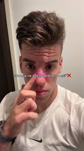 La forma en la que te hablas a ti mismo importa más de lo que crees.  Empieza a cambiar tu narrativa y empezarás a cambiar tu vida. Cada reto es  una oportunidad y cada tropiezo es una lección. No te ...