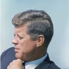 Robert Demore (@BobbyDlight14)