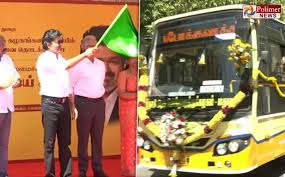 अभिनेता से राजनेता बने विजय का बस सफर, राजनीति में नई 'पब्लिक ऑप्टिक्स' का संकेत