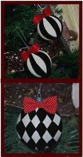 Black And White Christmas Ornaments Hobbies And Collectibles Beckyghobbies Code 3980196854 Theparkingspothobby Painted Christmas Ornaments Christmas Ornaments White Christmas Ornaments
