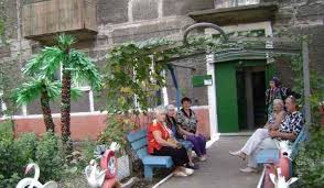 Ce te faci cand vecinul de deasupra ta asculta muzica la maximum de dimineata pana seara? Complotul Pe Care Vecinii Nu Au Mers La Site Tipuri De Segmente De ProtecÈie Impotriva Vecinilor