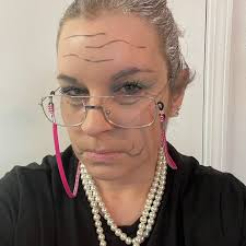 Hi 2025 and 2026 brides!!! I'm so excited to let you all know that I have  some dates still available!!! I also do photography makeup (senior  pictures, maternity, family, catalog, editorial) and