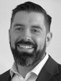 Andrew Luce's Instagram, Twitter & Facebook