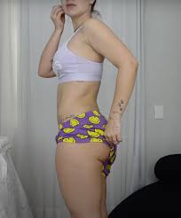 Virgínia Fonseca mostra vários ângulos do corpo três meses após ser mãe:  Peitinho murchinho