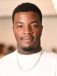 Daniel Ezra Pictures