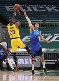 At the time of his interaction with james, which occurred late in the fourth quarter. Lakers Beat Bucks 113 106 For Milwaukee S Second Straight Loss