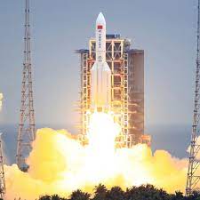 After a few days of drifting 300 kilometers above our planet, the first stage of the launcher ended up being pulled by earth's gravity and is about to make an uncontrolled. M3xdygquk Hecm