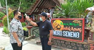 Maybe you would like to learn more about one of these? Rumah Makan Pondok Apung Rogojampi Terapkan Protokol Kesehatan Jelang New Normal Kabar Jawa Timur