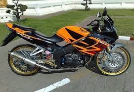Halo masbro, kali ini motoblast akan membuatkan modifikasi striping untuk honda cbr250rr livery cyborg untuk inspirasi terbaru bagi para rider cbr250rr di indonesia terbaru dari motoblast. Modifikasi Motor Cbr 150r Velg Jari Jari Modifikasi Motor Flickr