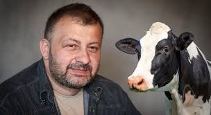 Zsolti úgy véli, zsuzsa megérdemel egy óriási bulit. Gaspar Zsolti Akkora Gazda Hogy Mar Ovodaban Is Tehen Volt A Jele Hirnavigator