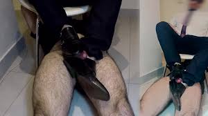 Shoe worship: MASTER GIVES A FOOTJOB TO HIS… ThisVid.com