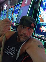 Se vende gargantilla oro 10 la gargantilla y oro 14 la medalla 2000 dolares 