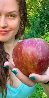 Planting a tree for homegrown apples and wildlife