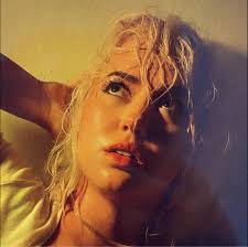 Pamela Sousa's Instagram, Twitter & Facebook