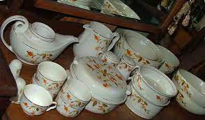 There was very little of the autumn leaf pattern in dinnerware,such as plates,coffee and tea. Do You Remember Jewel Tea Co Bahoukas