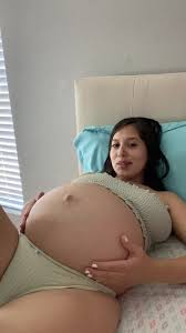 Pregnant latina belly movements - ThisVid.com