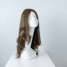 Toy è descritto alto circa 1.70, con capelli castani lisci e . Parrucca Capelli Veri Lunghi Castano Cenere Lisci E Mossi Sulle Punte Da Donna Leoni Zazzera