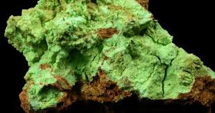 Bright Gaspeite The Mineral And Gemstone Kingdom Minerals And Gemstones Minerals Rocks And Gems