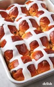 These Fluffy Hot Cross Buns Will Disappear In Seconds On Easter Recipe Easy Easter Brunch Recipes Easter Brunch Food Easy Easter Brunch