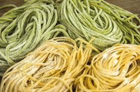 Una volta pronti, trita il prezzemolo e aggiungilo alla pasta. Hostaria Osottoosopra Bigoli In Salsa Storia E Ricetta Originale