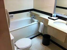 Tidak hanya mengusung konsep yang unik, hotel di jakarta juga banyak yang harganya terjangkau loh, okezoners ! Bathtub Picture Of Hotel Menara Peninsula Jakarta Tripadvisor