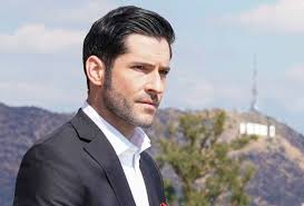 Netflix released the fourth season of lucifer. Tom Ellis On Lucifer Cancellation Will Savelucifer Earn Season 4 Tvline