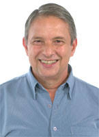 He is a famous person on social media i.e. Sofa Bandeirantes Recebe Jose Paulo De Andrade Na Estreia