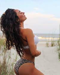 Elena Arenas - Free pics, galleries & more at Babepedia