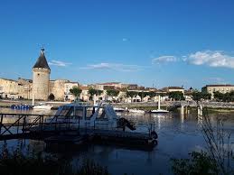 La Guinguette Libourne 13 B Quai Du General D Amade Restaurant Avis Numero De Telephone Photos Tripadvisor