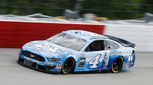 It's his second trip to victory lane at the track, and first since 2010. Harvick Wins Nascar S Return Race At Darlington 50th Career Victory